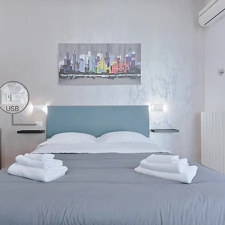 Taron House - Center Station & Fiera Apartment