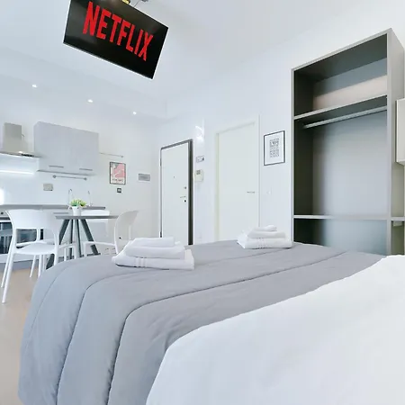 Taron House - Center Station & Fiera Apartment Bologna